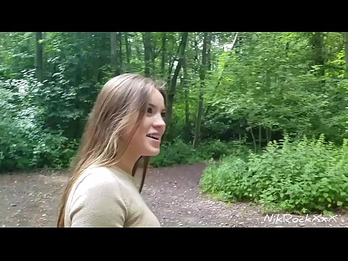 ❤️ Ech hunn dem Evelina virgeschloen datt mir op enger ëffentlecher Plaz fécken! Si sot jo. Dunn hunn ech hatt an den Arsch gefickt an an hirem Mond kum. Dunn huet si sech selwer gepisst. Sex bei eis ﹏